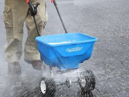 EPANDEUR DE SEL - TOTAL SOURCE - 30KG A POUSSER